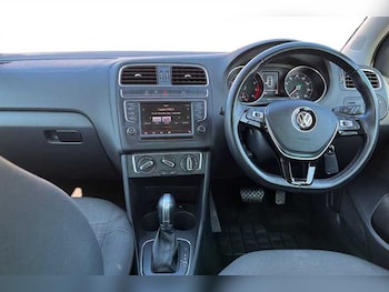 Used Volkswagen Polo 2016 for sale - 78337011: Photo