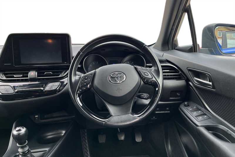 Used Toyota C-HR 2017 for sale - 76022080: Photo 13