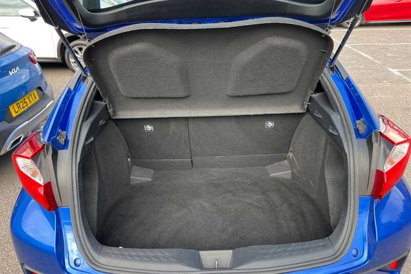 Used Toyota C-HR 2017 for sale - 76022080: Photo 18