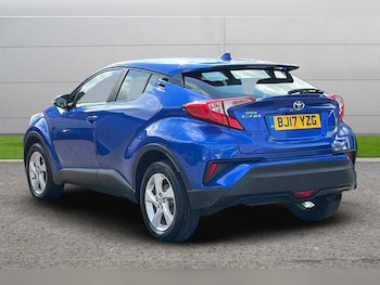 Used Toyota C-HR 2017 for sale - 76022080: Photo 3