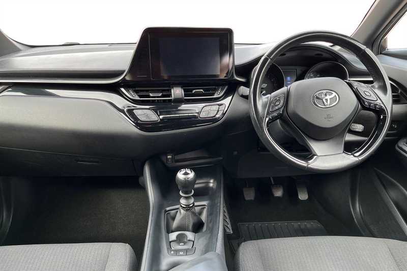 Used Toyota C-HR 2017 for sale - 76022080: Photo 4