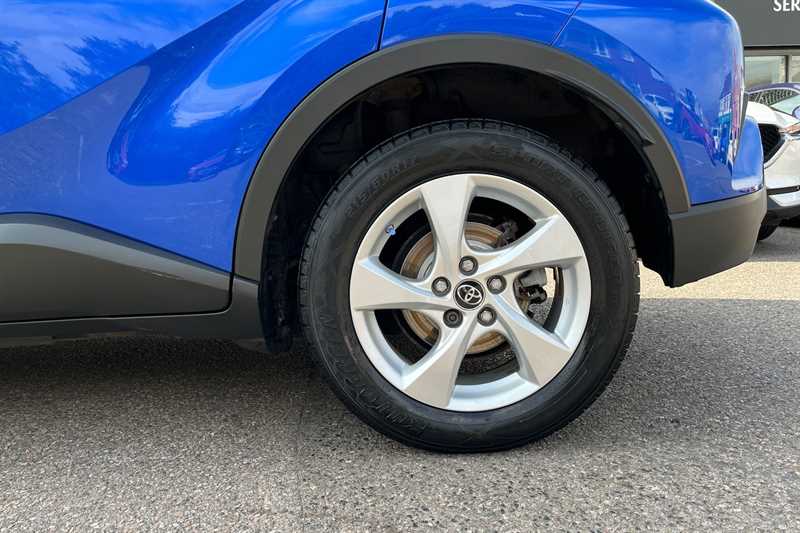 Used Toyota C-HR 2017 for sale - 76022080: Photo 9