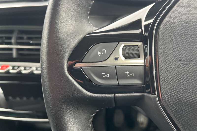 Used Peugeot 2008 2021 for sale - 78089022: Photo 17