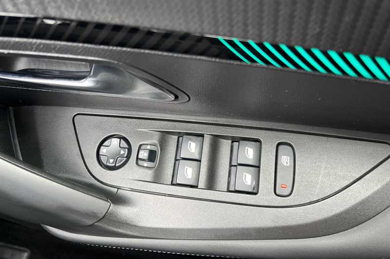 Used Peugeot 2008 2021 for sale - 78089022: Photo 18