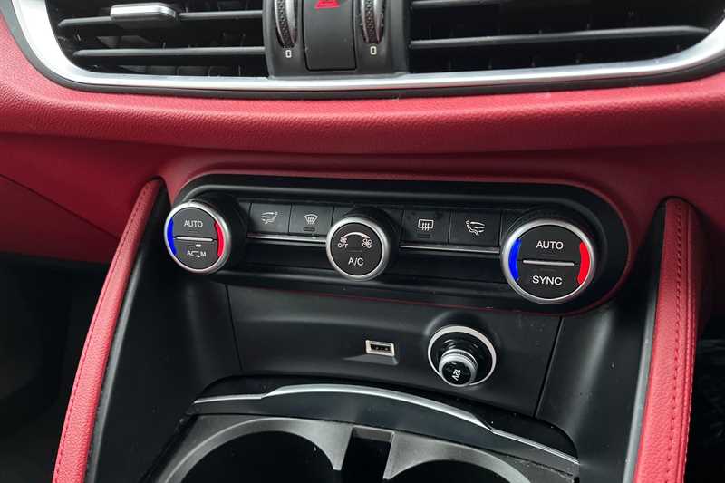 Used Alfa Romeo Stelvio 2019 for sale - 77043177: Photo 16