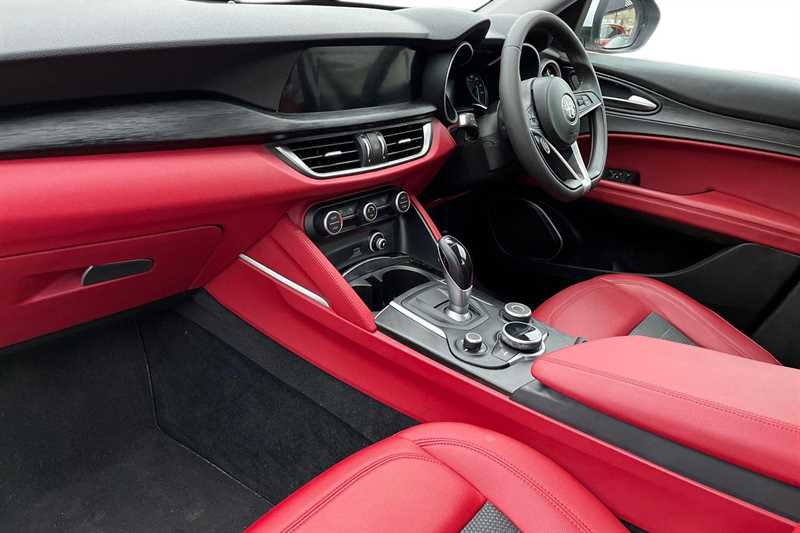 Used Alfa Romeo Stelvio 2019 for sale - 77043177: Photo 2