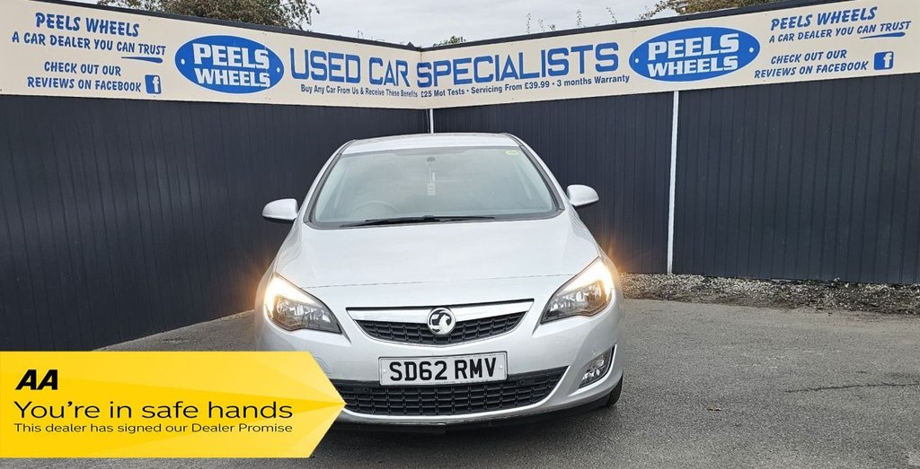 Used Vauxhall Astra 2012 for sale - 76098221: Photo 2