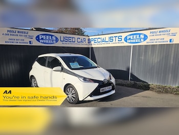 2015 (65) - 1.0 VVT-i x-play Hatchback 5dr Petrol Manual Euro 5 Euro 5 (68 ps)