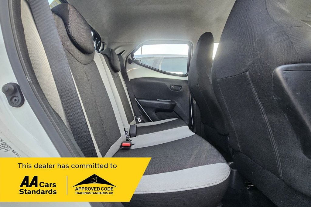 Used Toyota AYGO 2015 for sale - 76361608: Photo 9