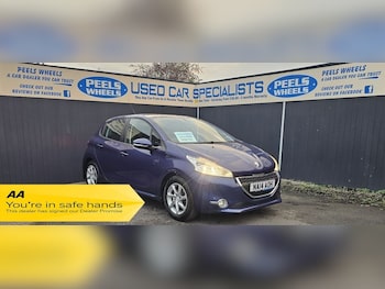 Used Peugeot 208 2014 for sale - 76536179: Photo