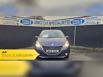 Used Peugeot 208 2014 for sale - 76536179: Photo