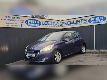 Used Peugeot 208 2014 for sale - 76536179: Photo