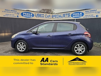 Used Peugeot 208 2014 for sale - 76536179: Photo
