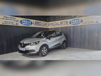 Used Renault Captur 2018 for sale - 76605122: Photo