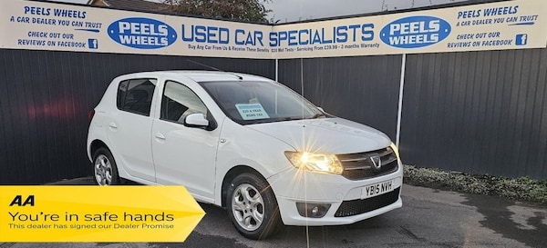 Used Dacia Sandero 2015 for sale - 76216799: Photo 1