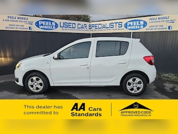 Used Dacia Sandero 2015 for sale - 76216799: Photo 4