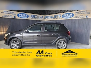 Used Dacia Sandero Stepway 2018 for sale - 77236600: Photo