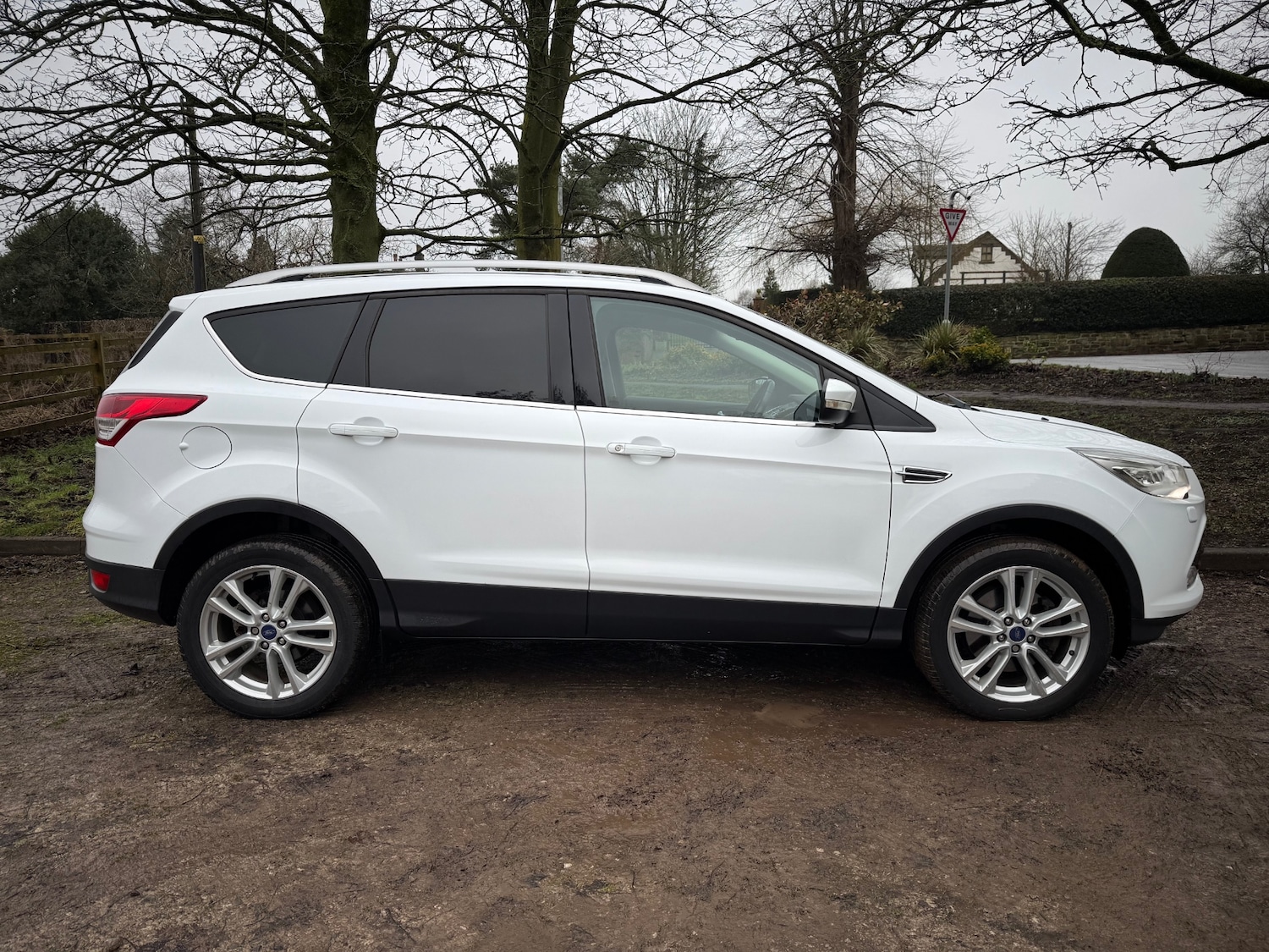 Used Ford Kuga 2014 for sale - 77570411: Photo 3