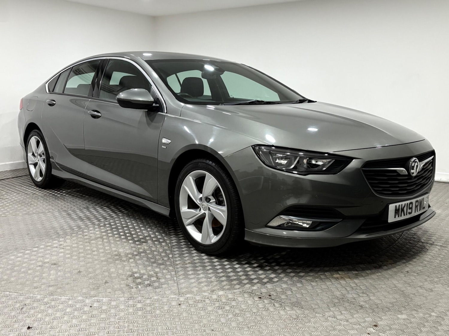 Used Vauxhall Insignia 2019 for sale - 76866127: Photo 1