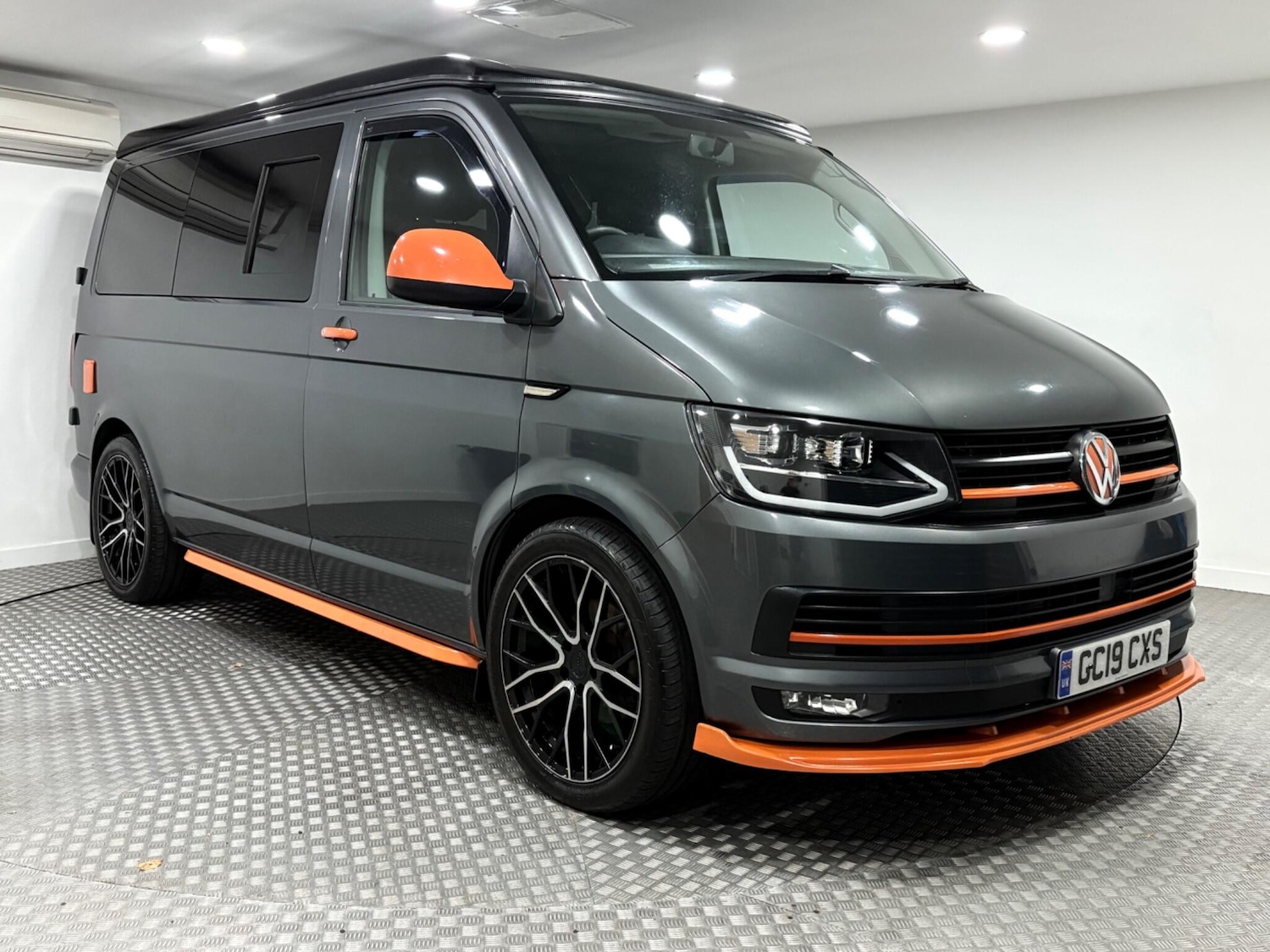 Used Volkswagen Transporter 2019 for sale - 77021192: Photo 2