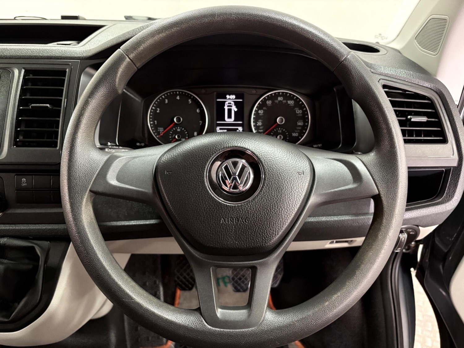 Used Volkswagen Transporter 2019 for sale - 77021192: Photo 30