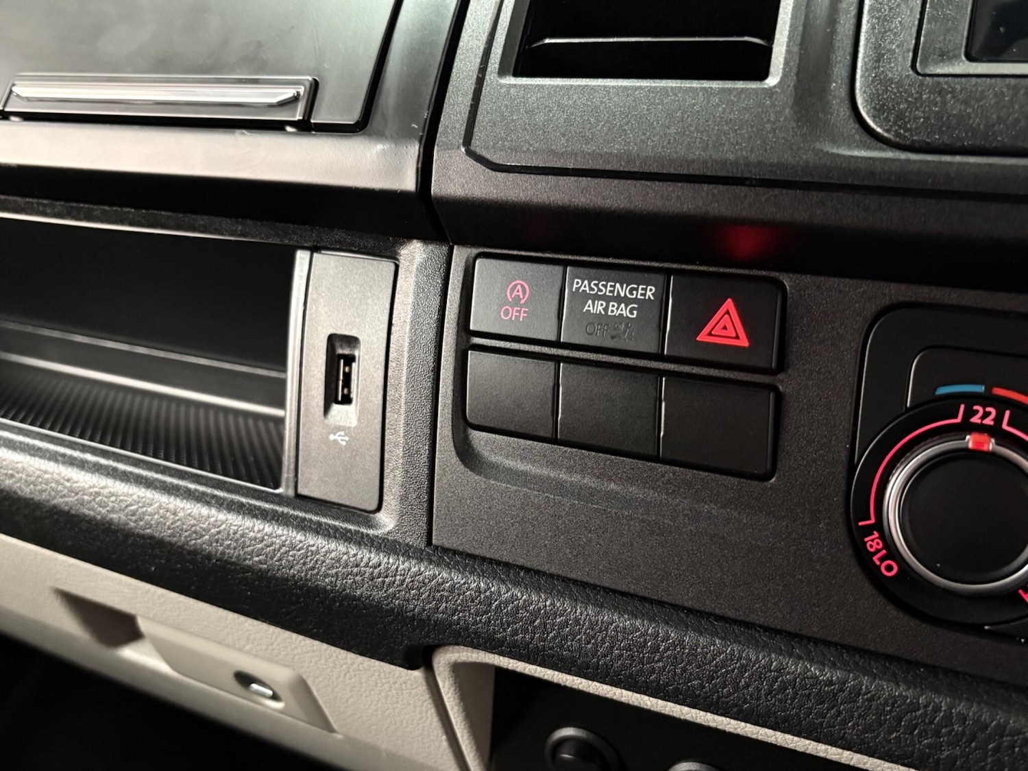 Used Volkswagen Transporter 2019 for sale - 77021192: Photo 37