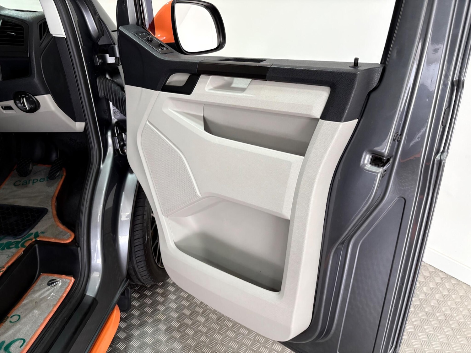 Used Volkswagen Transporter 2019 for sale - 77021192: Photo 42