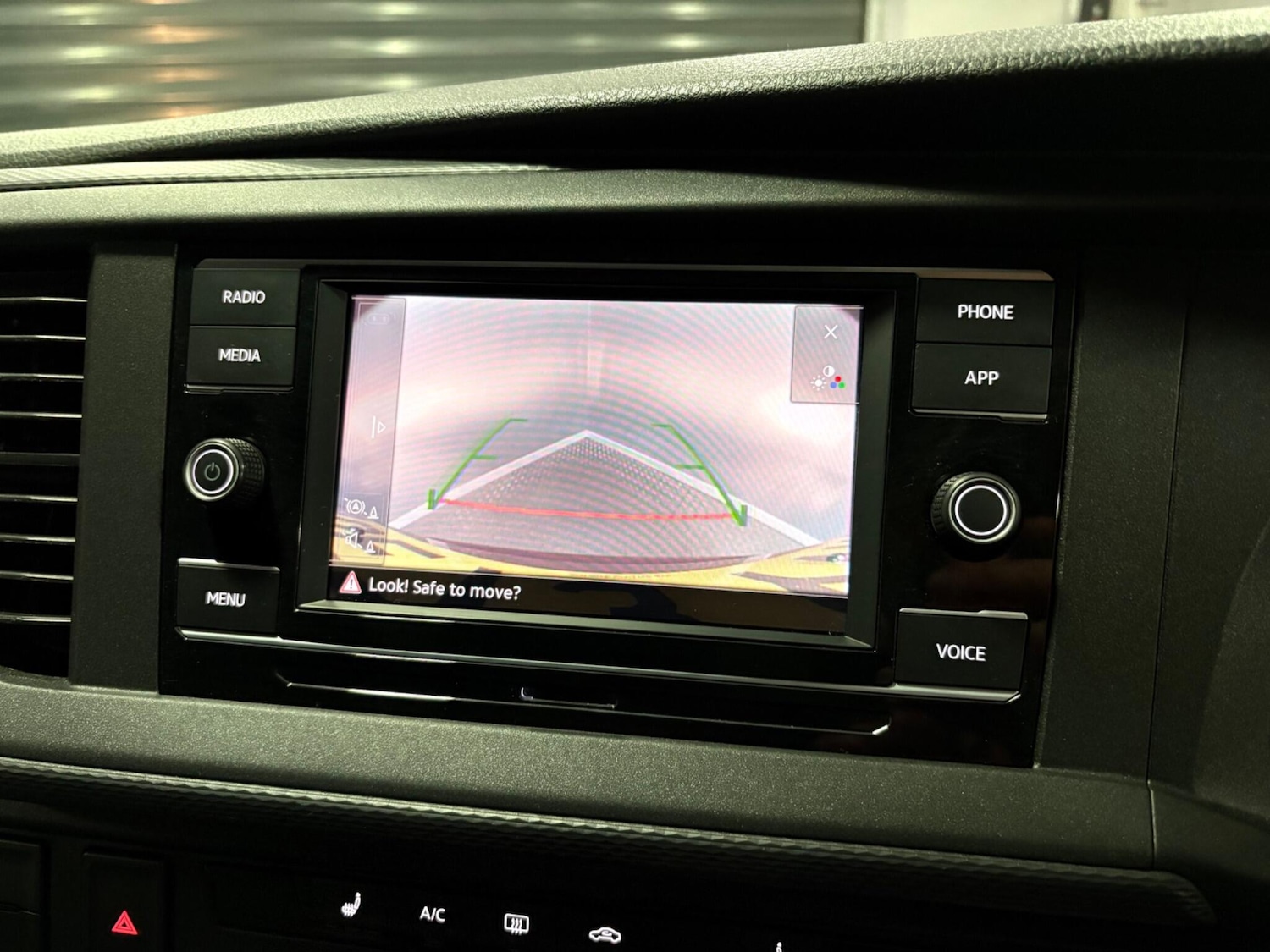 Used Volkswagen Transporter 2023 for sale - 78204521: Photo 11