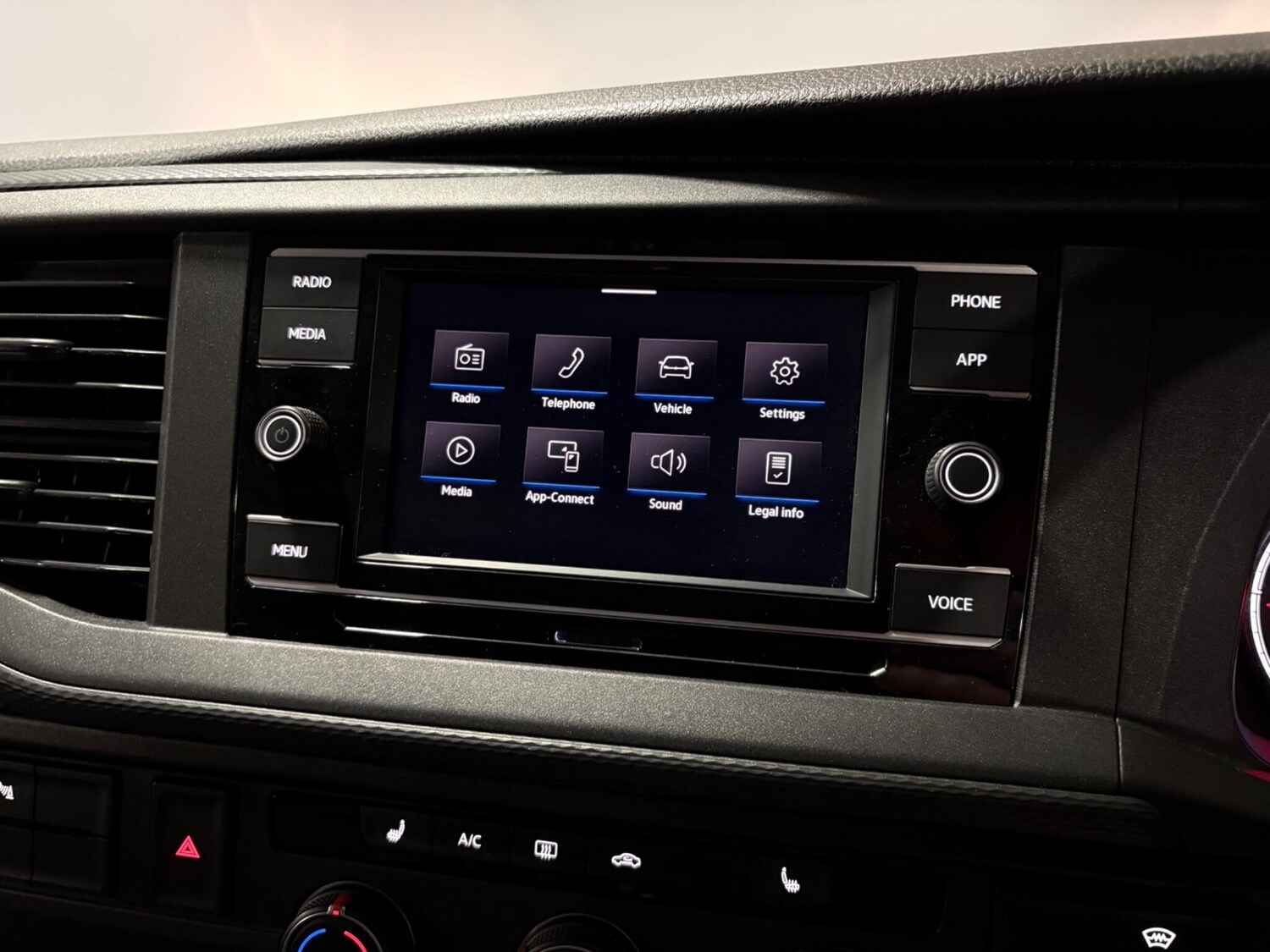 Used Volkswagen Transporter 2023 for sale - 78204521: Photo 38