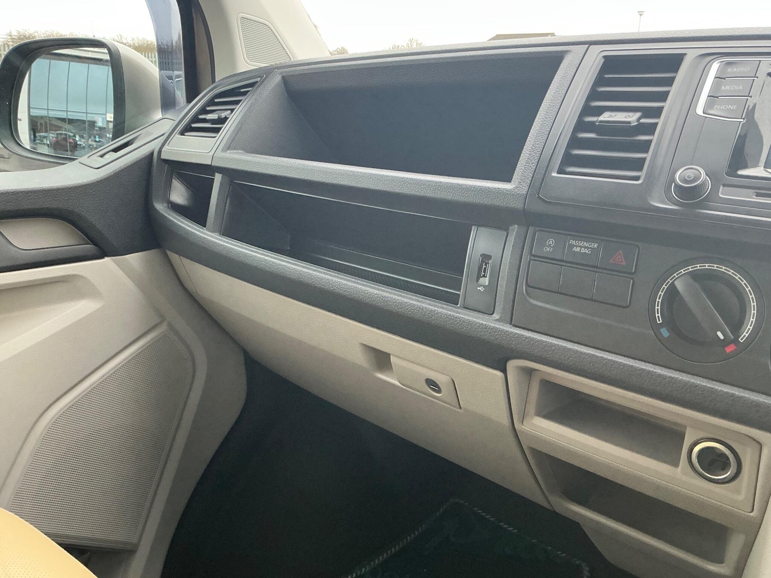 Used Volkswagen Transporter 2016 for sale - 77612217: Photo 51