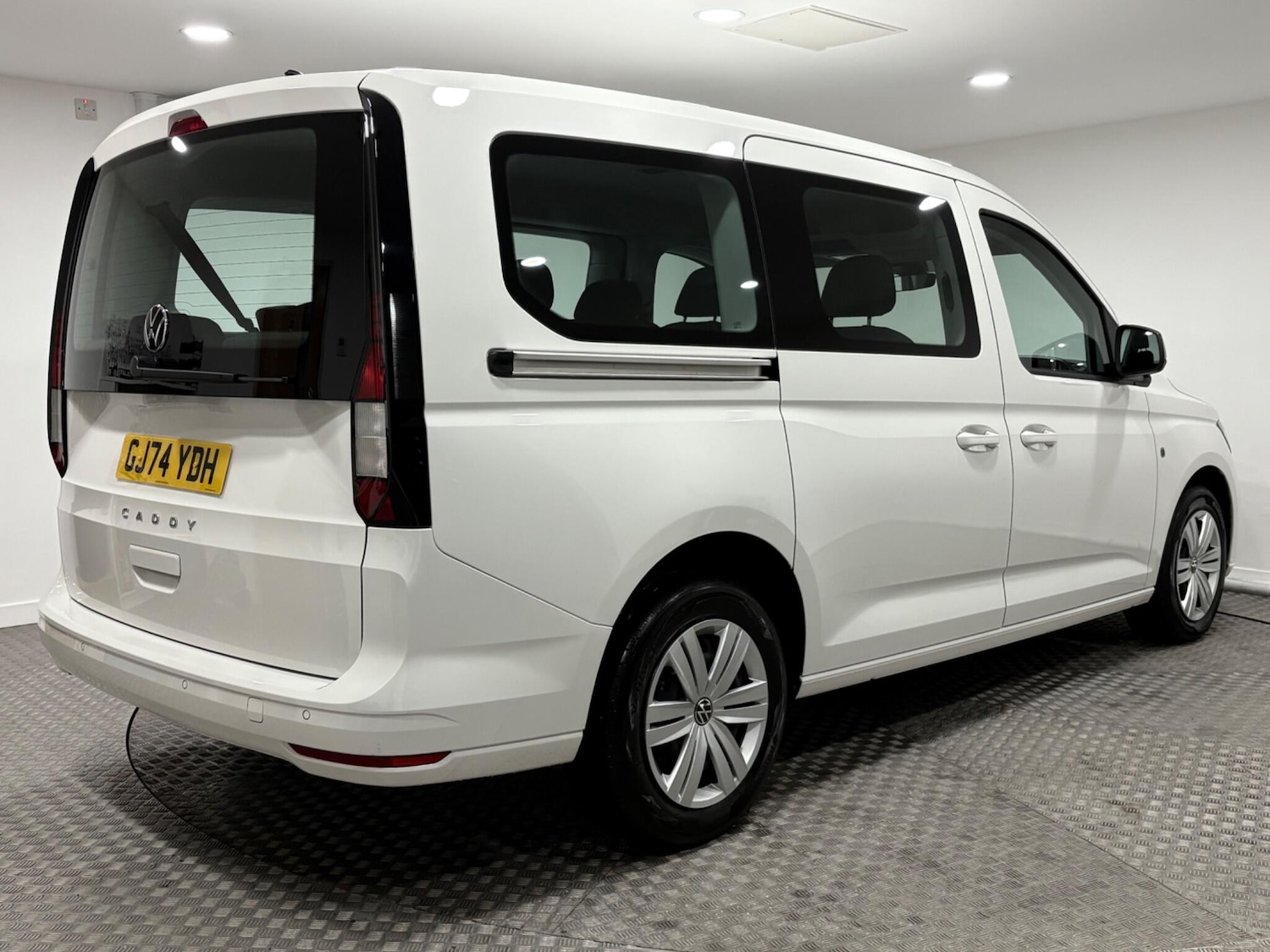 Used Volkswagen Caddy Maxi 2024 for sale - 76839376: Photo 3