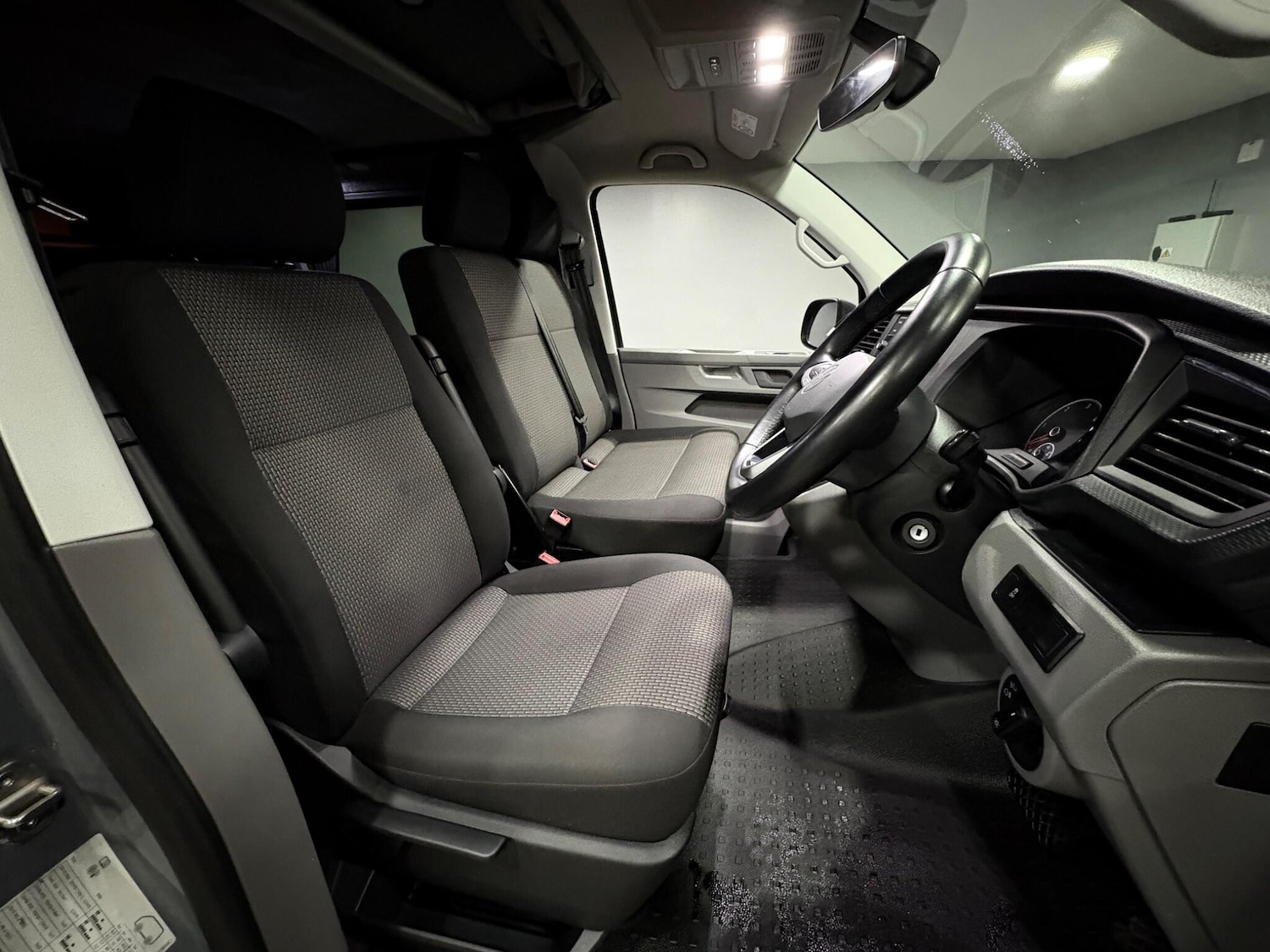 Used Volkswagen Transporter 2023 for sale - 78157593: Photo 28