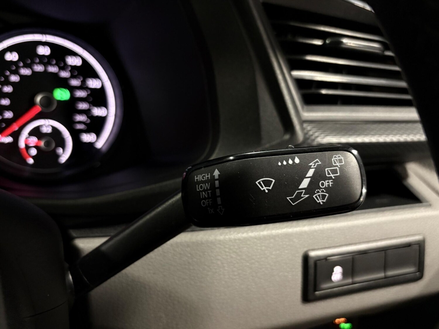 Used Volkswagen Transporter 2023 for sale - 78157593: Photo 33