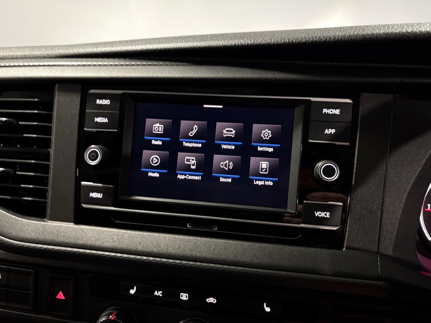 Used Volkswagen Transporter 2023 for sale - 78157593: Photo 37