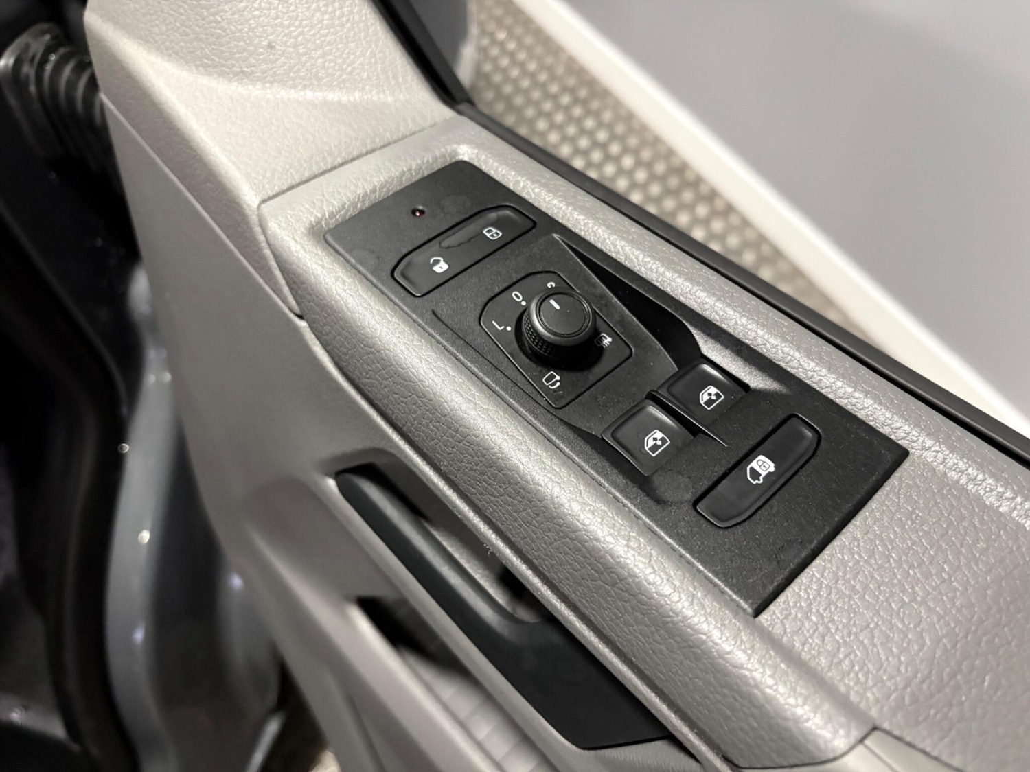 Used Volkswagen Transporter 2023 for sale - 78157593: Photo 44