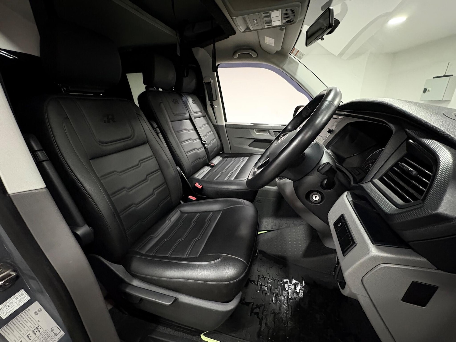 Used Volkswagen Transporter 2021 for sale - 77496165: Photo 28