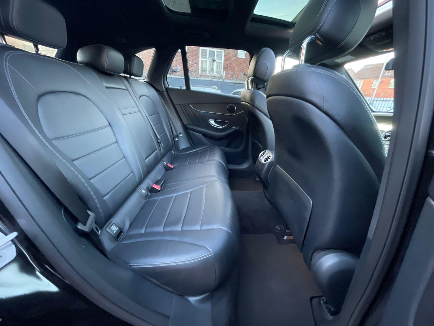 Used Mercedes-Benz GLC 2015 for sale - 76607945: Photo 32