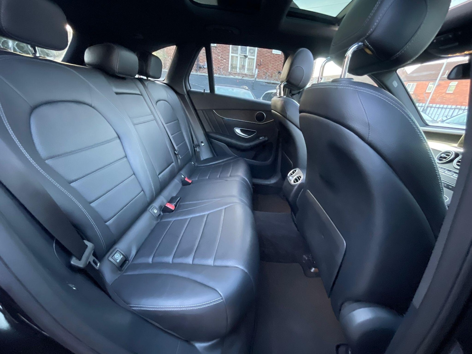 Used Mercedes-Benz GLC 2015 for sale - 76607945: Photo 34