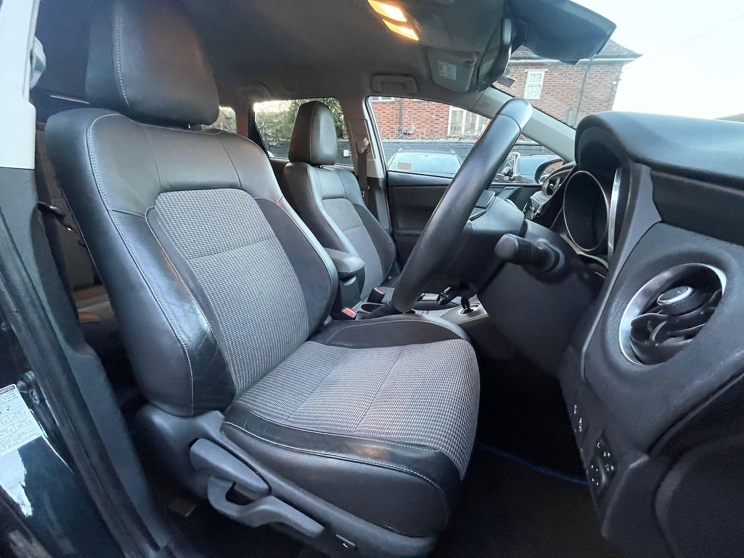 Used Toyota Auris 2016 for sale - 76701559: Photo 22