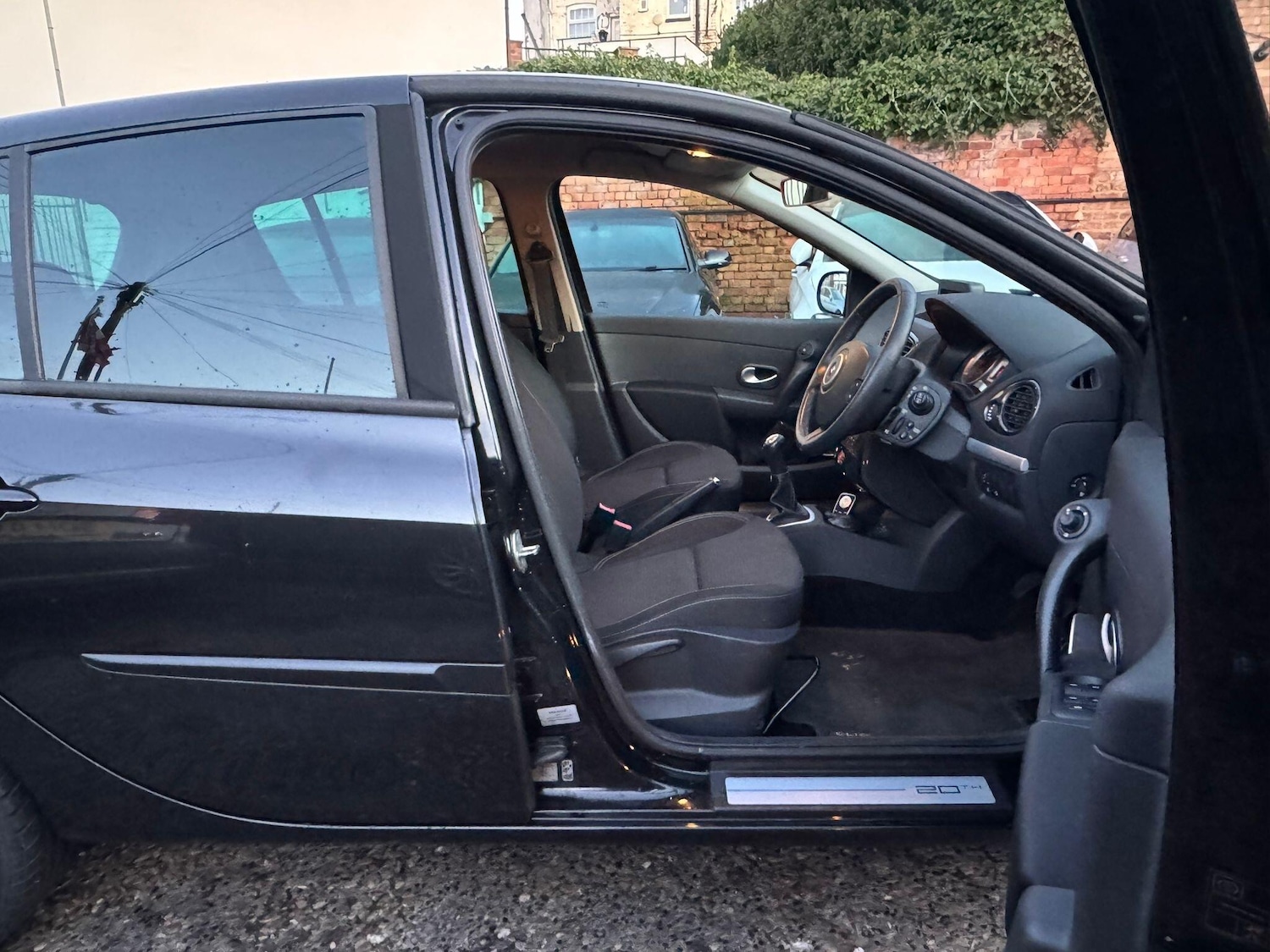 Used Renault Clio 2010 for sale - 77054027: Photo 11