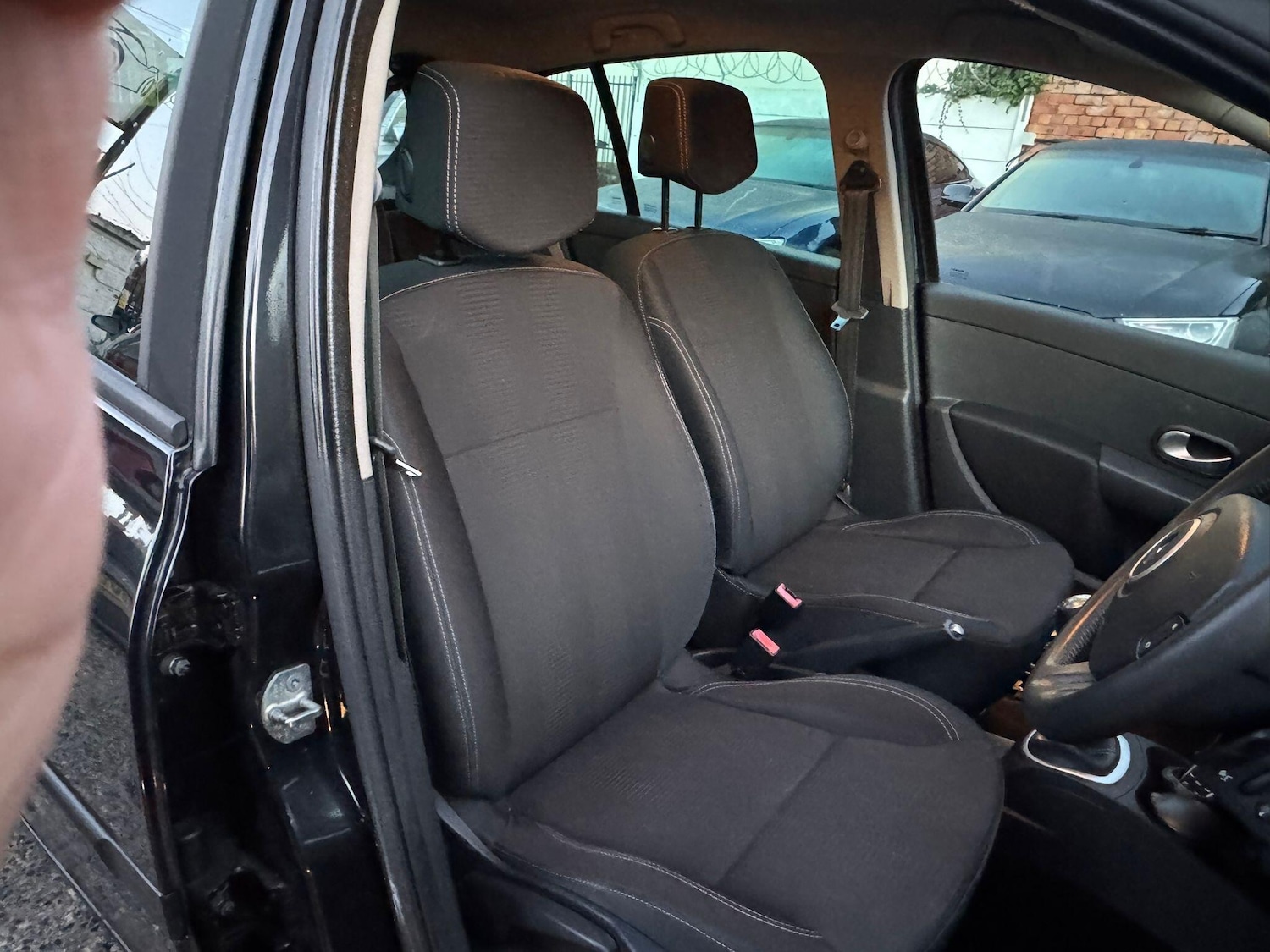 Used Renault Clio 2010 for sale - 77054027: Photo 12