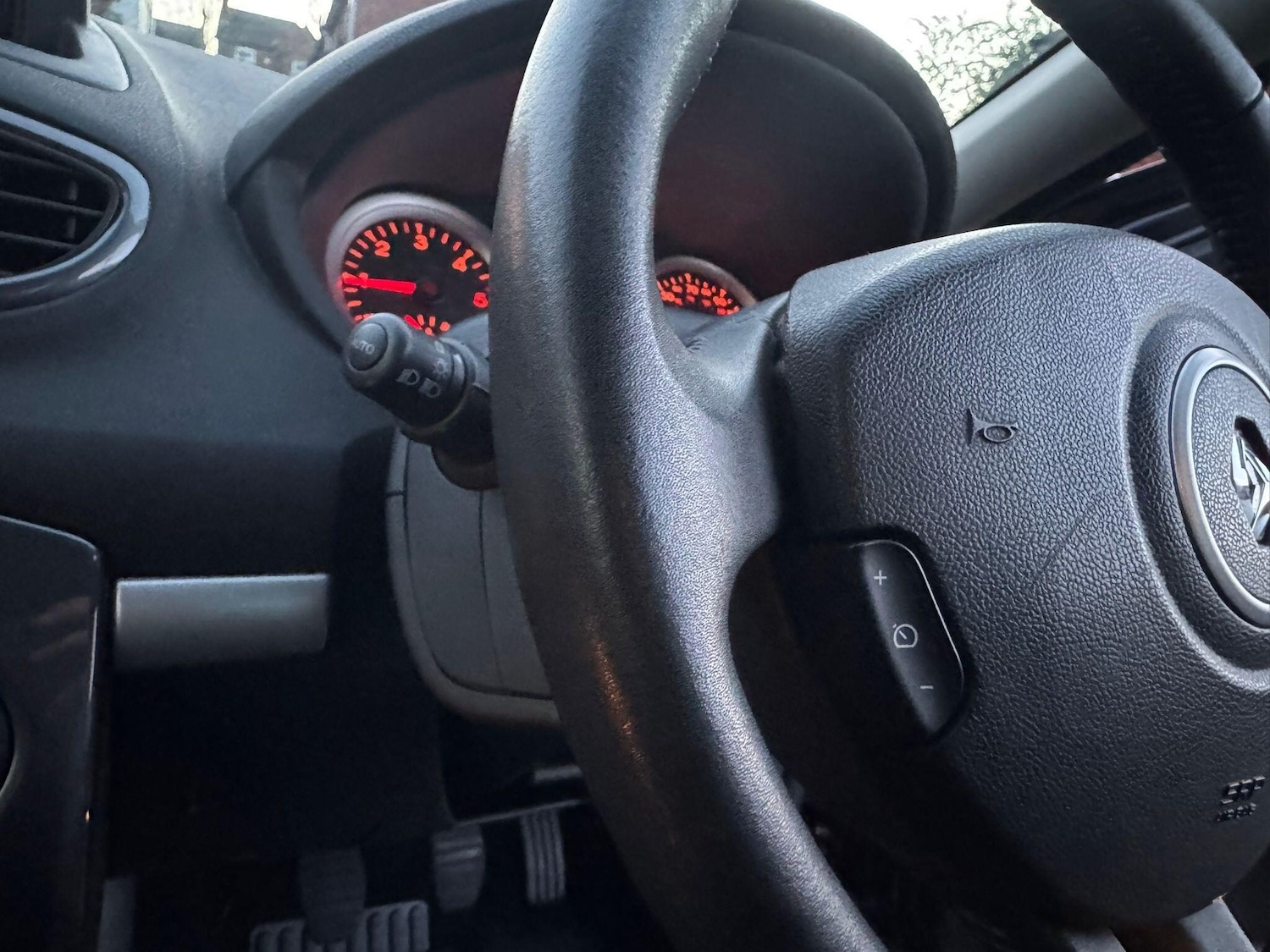 Used Renault Clio 2010 for sale - 77054027: Photo 21