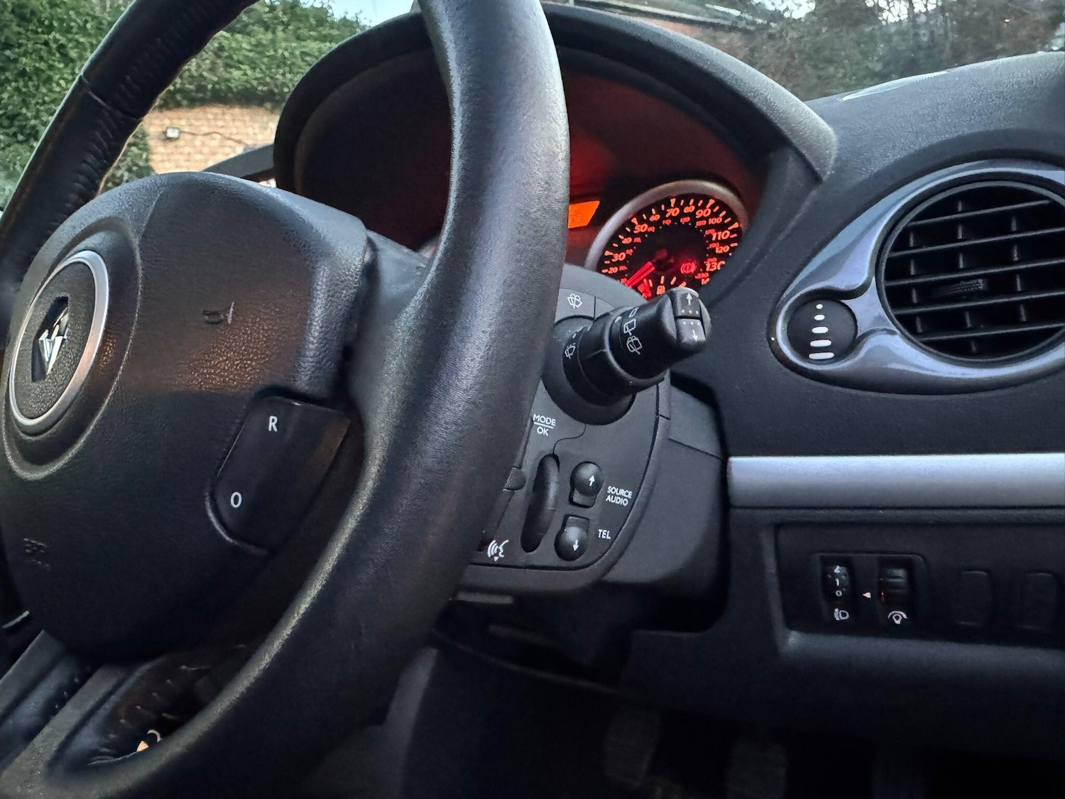 Used Renault Clio 2010 for sale - 77054027: Photo 23