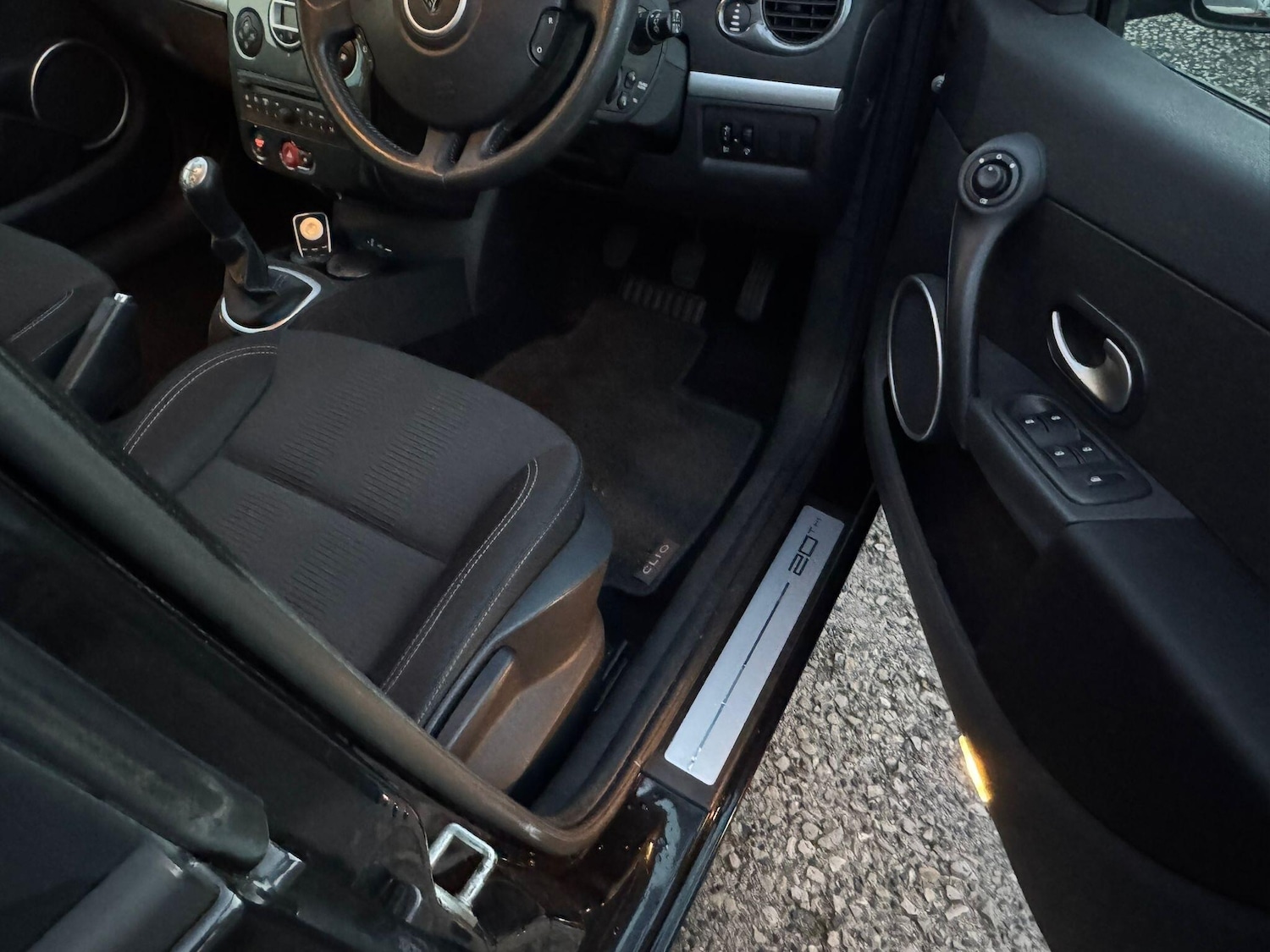 Used Renault Clio 2010 for sale - 77054027: Photo 25