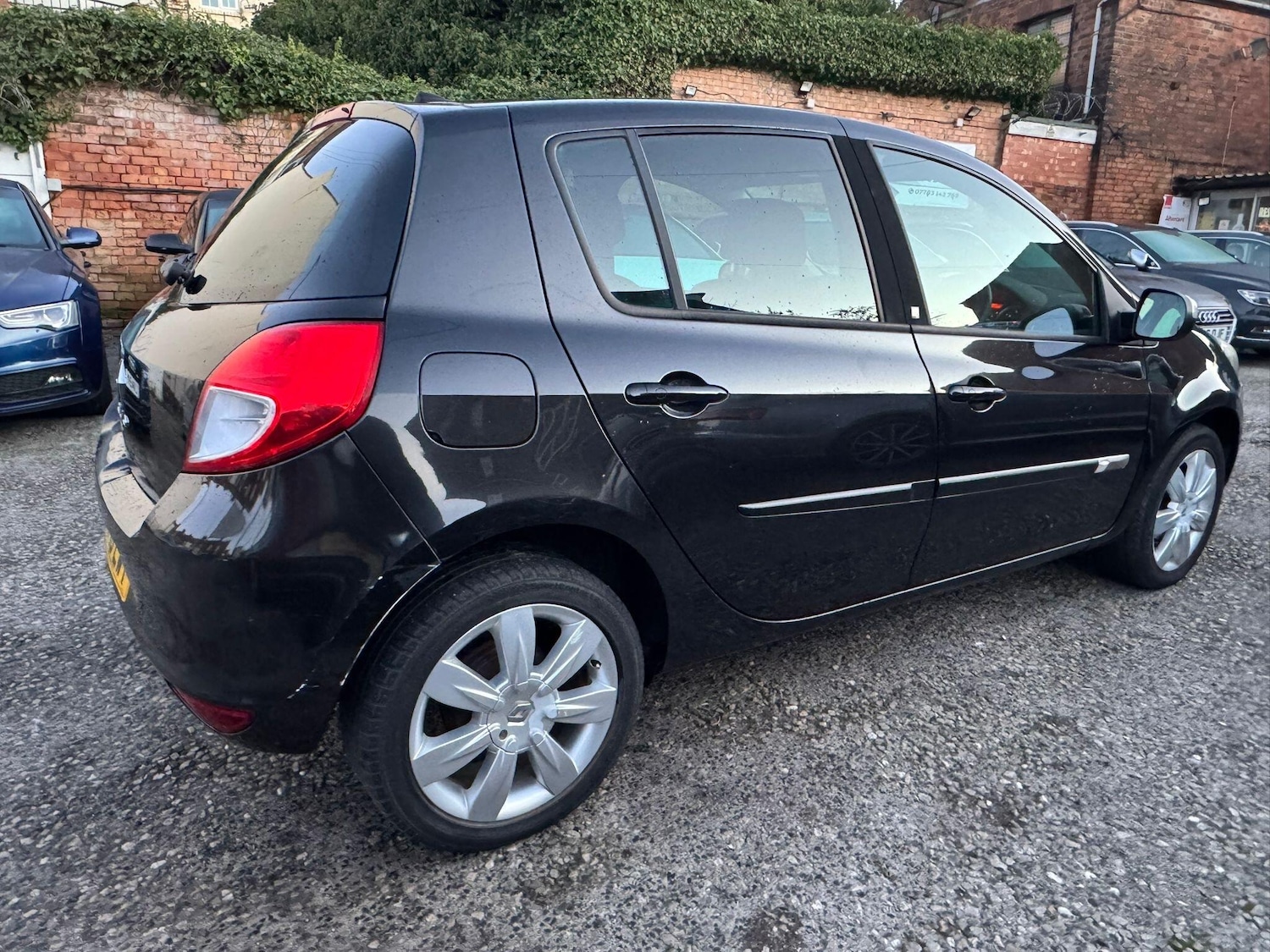 Used Renault Clio 2010 for sale - 77054027: Photo 9