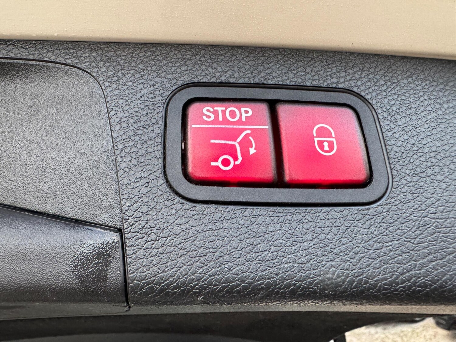 Used Mercedes-Benz E Class 2017 for sale - 76701455: Photo 36