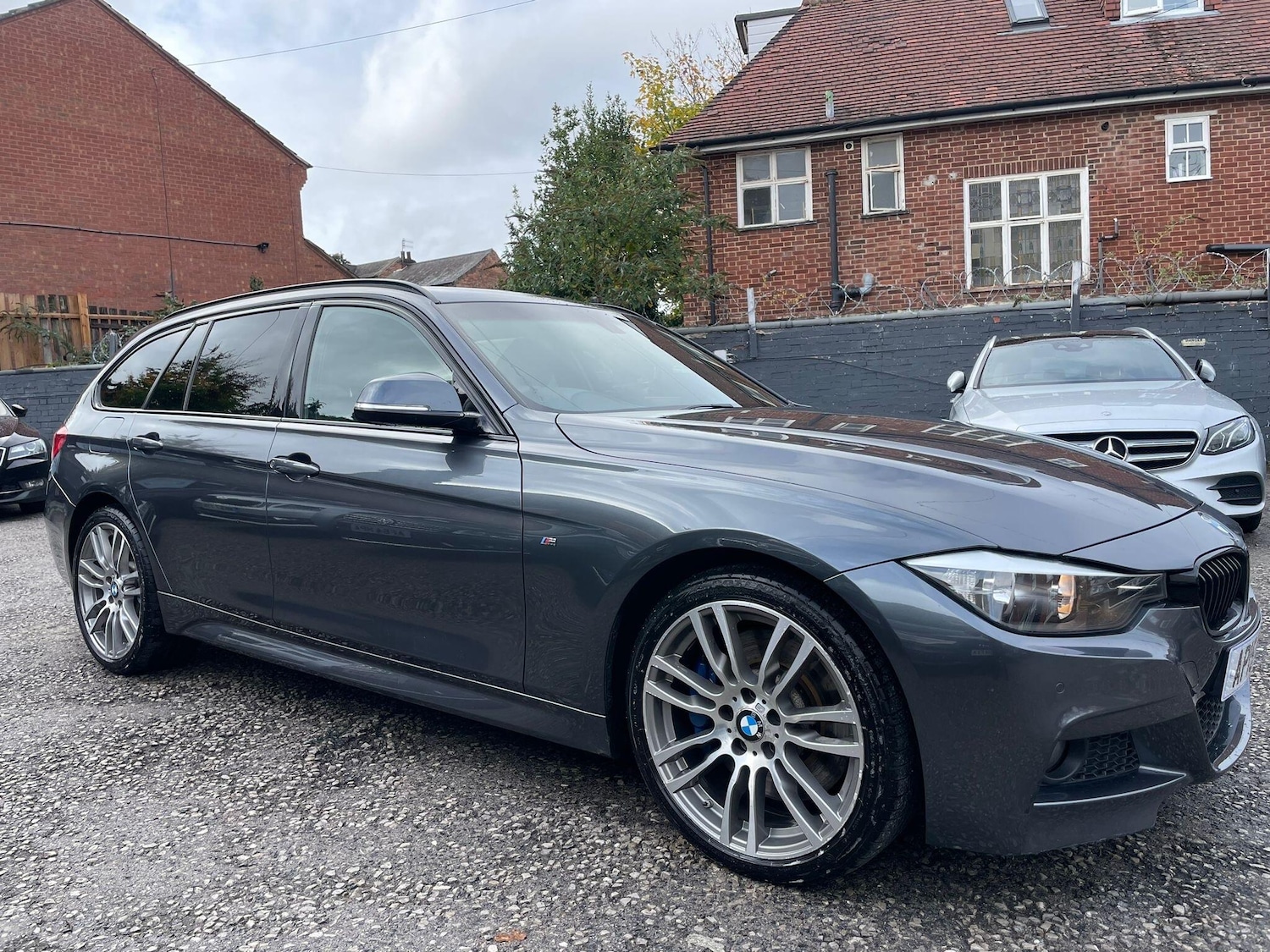 Used BMW 3 Series 2015 for sale - 76315113: Photo 1