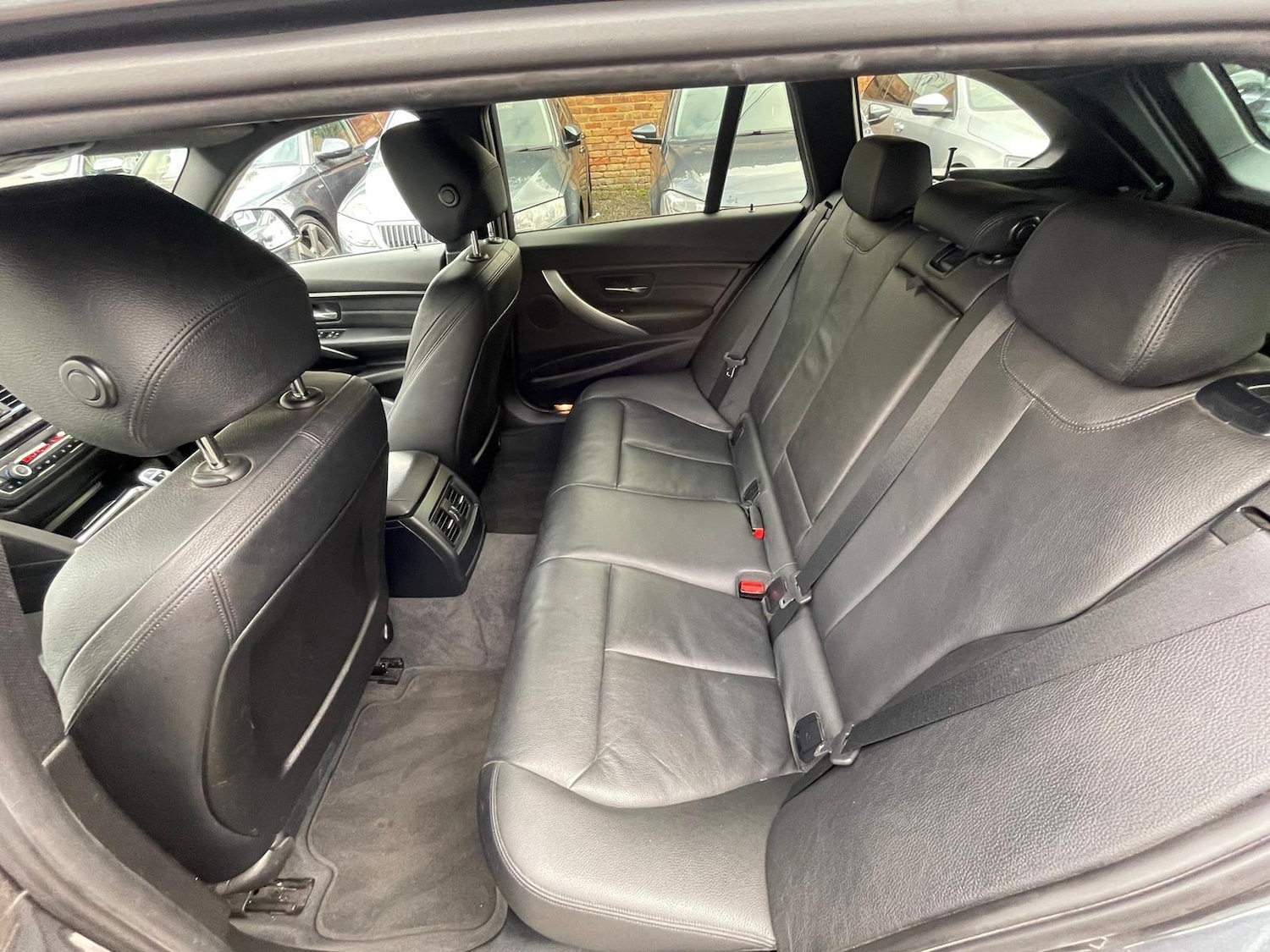 Used BMW 3 Series 2015 for sale - 76315113: Photo 32