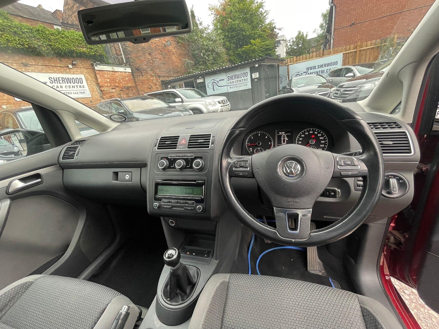 Used Volkswagen Touran 2011 for sale - 76702220: Photo 14