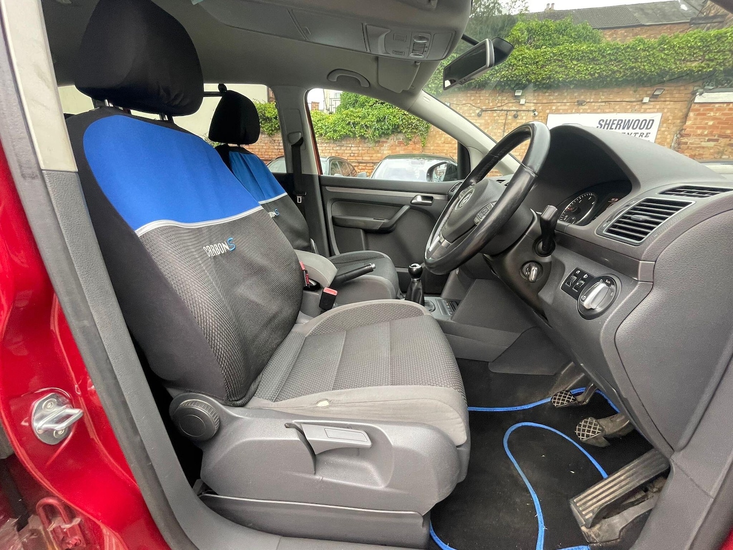 Used Volkswagen Touran 2011 for sale - 76702220: Photo 16